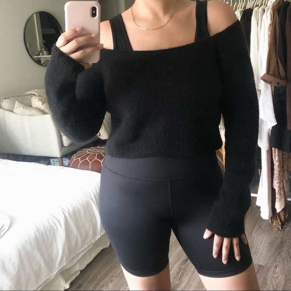 Express x Olivia Culpo Cropped Sweater in Black S - Picture 2 of 11